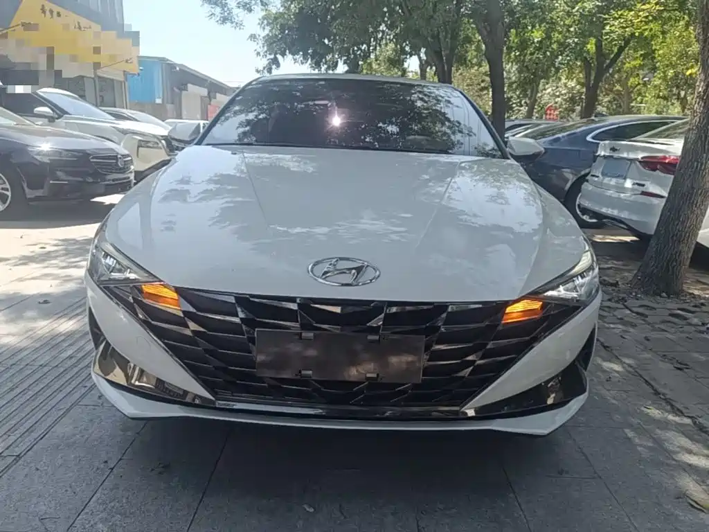 Hyundai Elantra — миниатюра 3