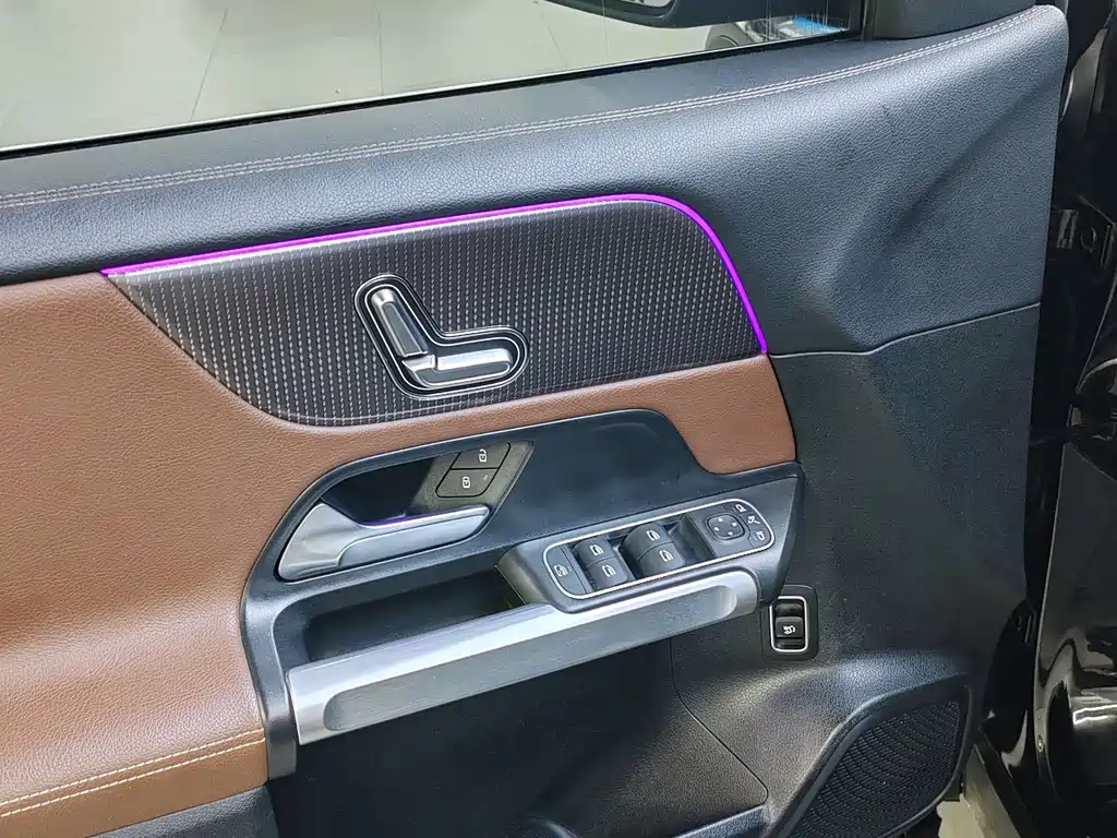 Mercedes-Benz GLB — миниатюра 8