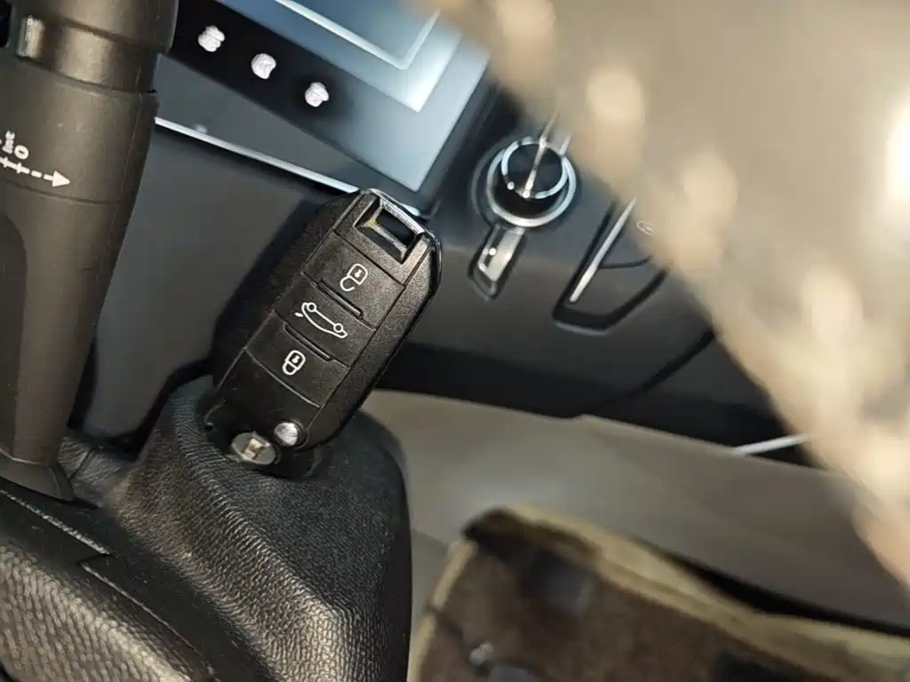 Peugeot 408 — миниатюра 9