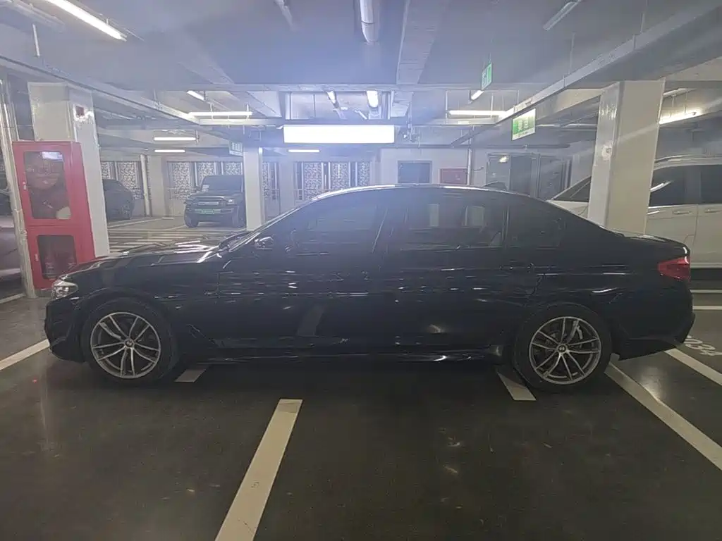 BMW 5 Series — миниатюра 25