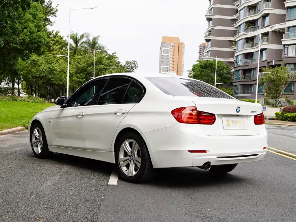 BMW 3 Series — миниатюра 12