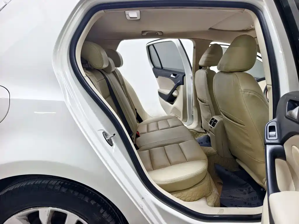 Volkswagen Golf — миниатюра 16