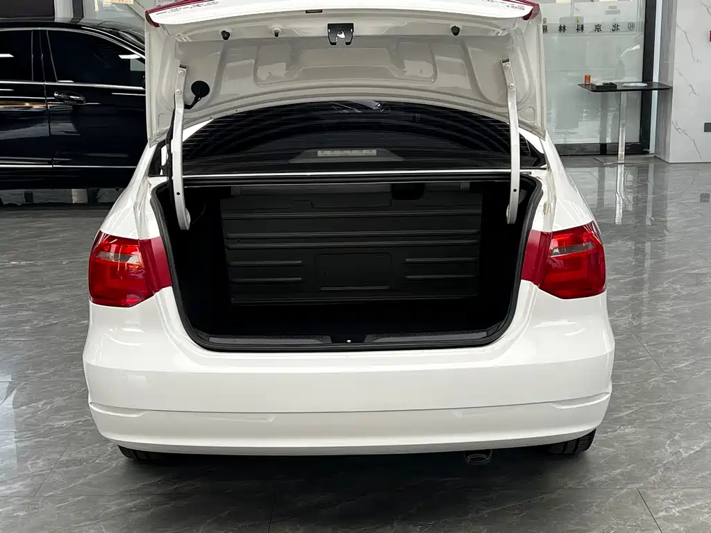 Volkswagen Jetta — миниатюра 26