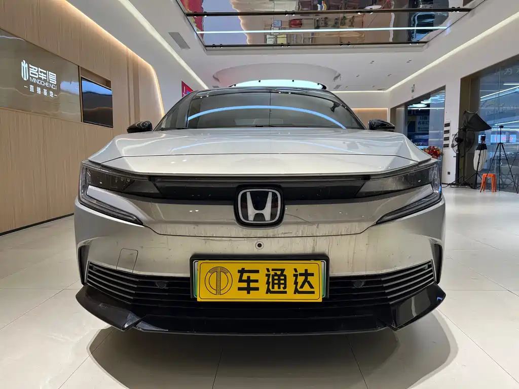 Honda e:NP2 2024