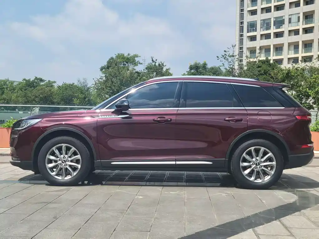 Lincoln Corsair — миниатюра 14