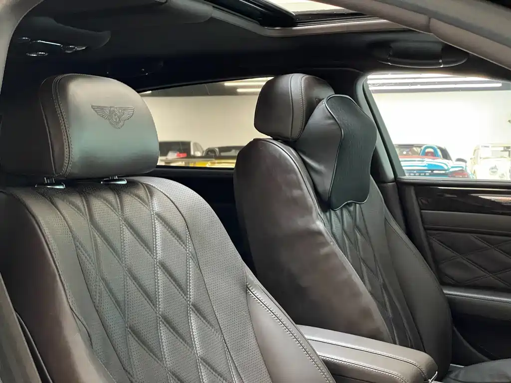 Bentley Flying Spur — миниатюра 18