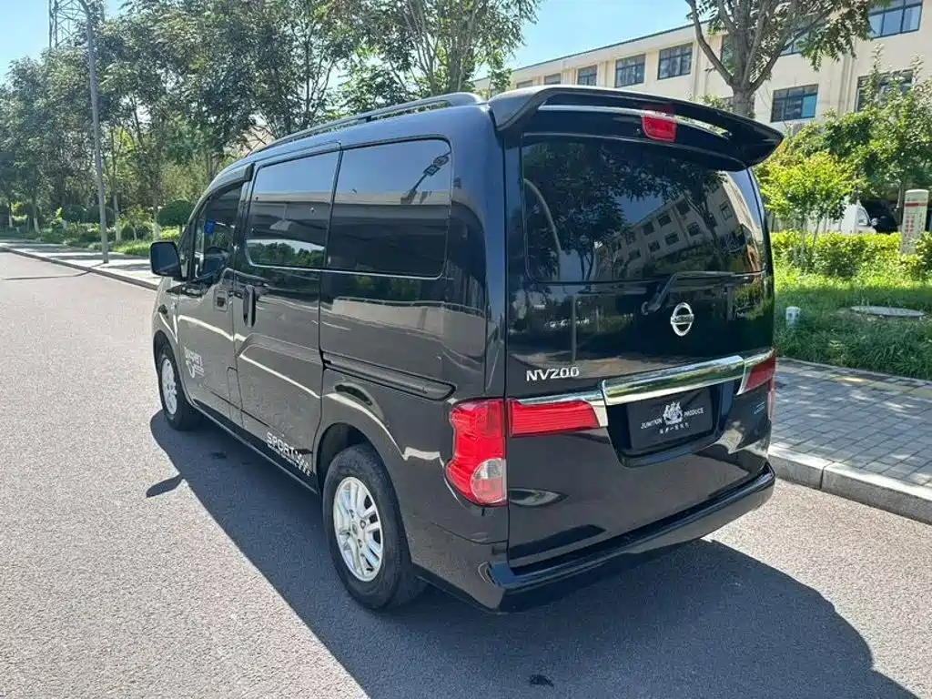 Nissan NV200 — миниатюра 6