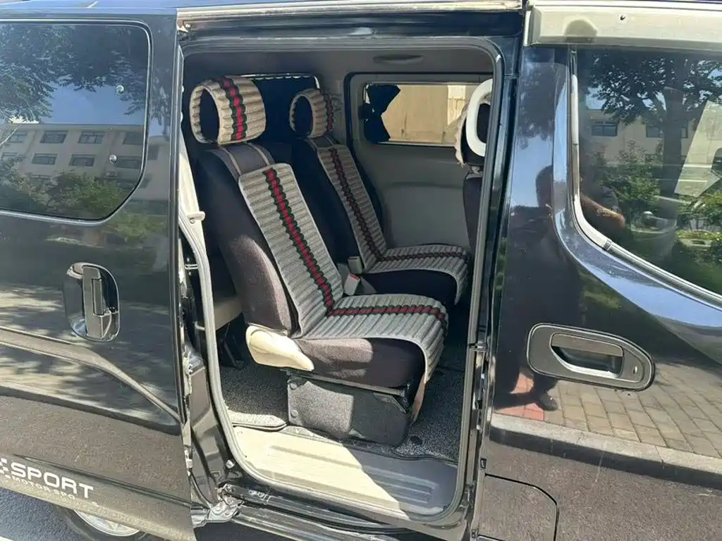 Nissan NV200 — миниатюра 9