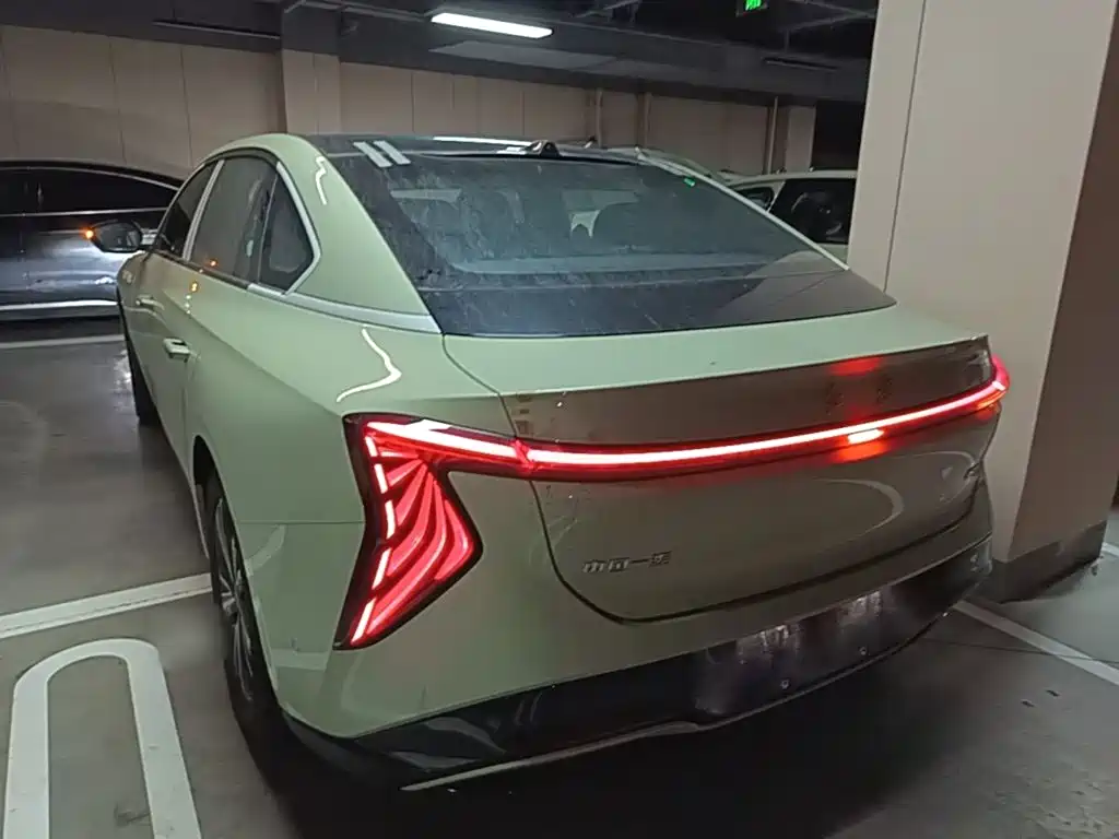 Hongqi EH7 2025 690