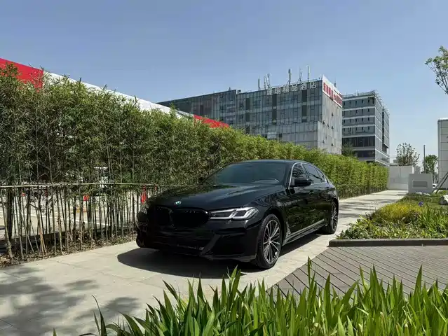 BMW  5 SERIES 2023