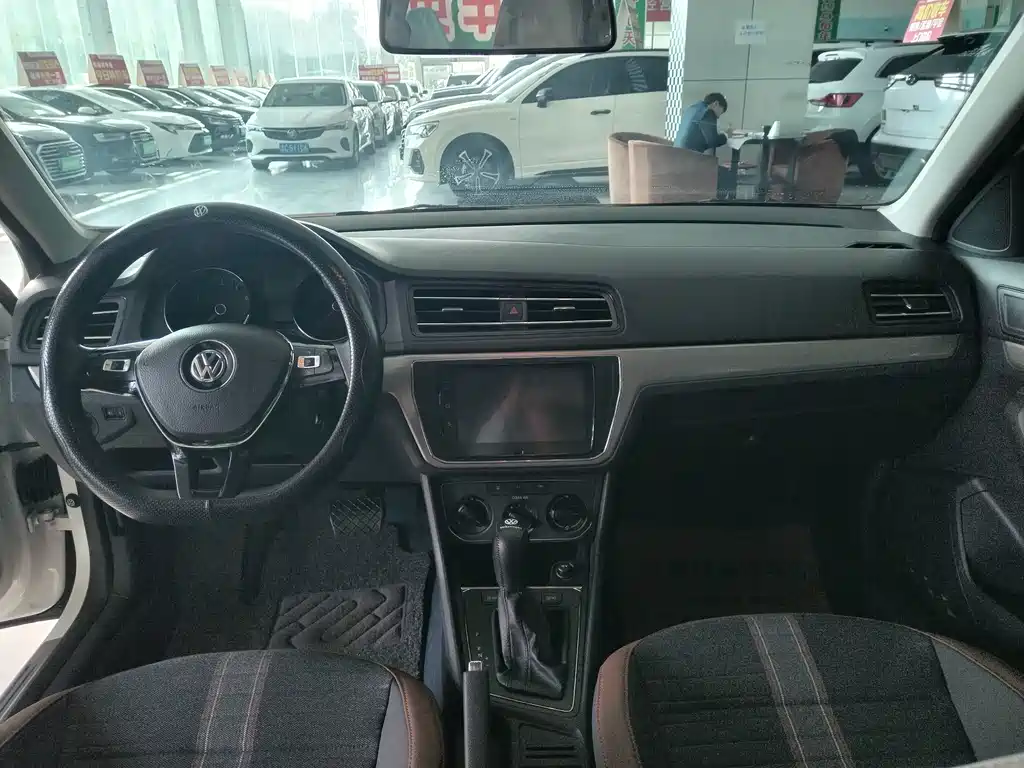 Volkswagen Lavida — миниатюра 5