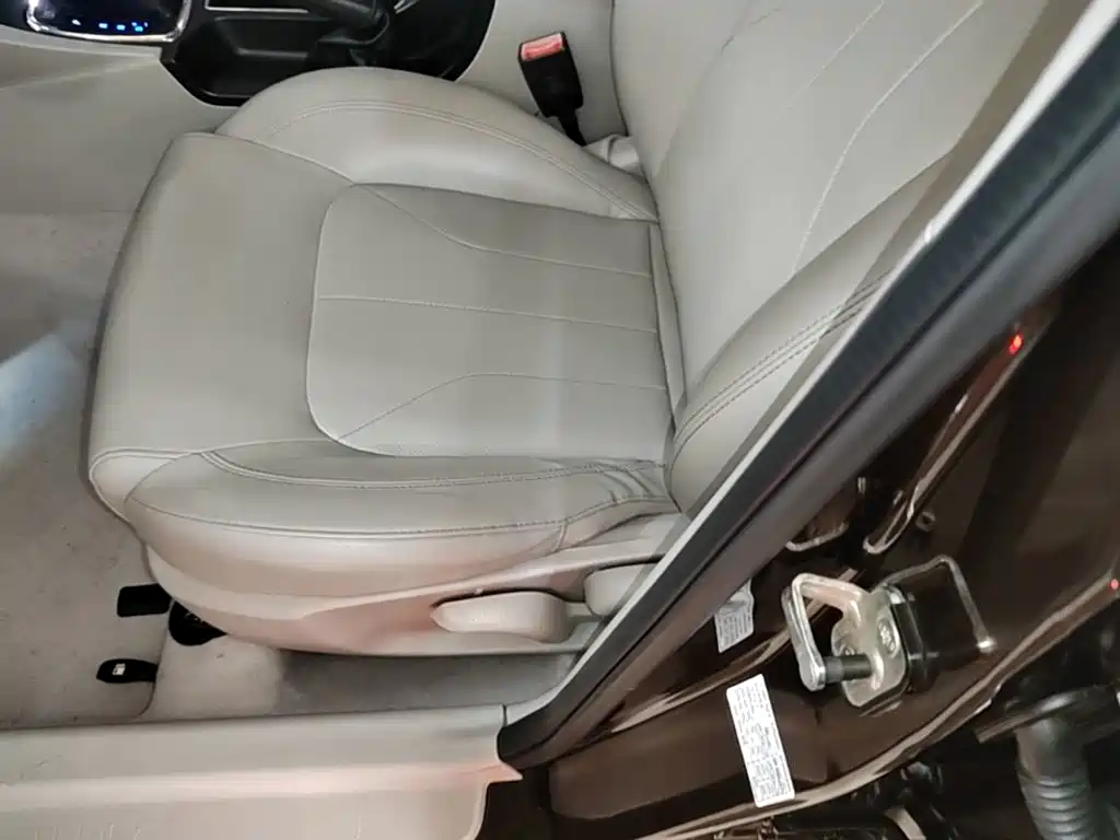 Geely Emgrand — миниатюра 15
