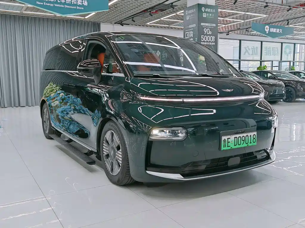 Geely Galaxy L380 2024 140 6 мест Ultra