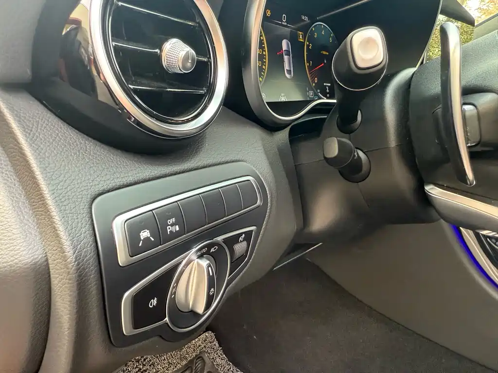 Mercedes-Benz C-Class AMG — миниатюра 9