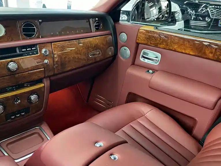 Rolls-Royce Phantom — миниатюра 4