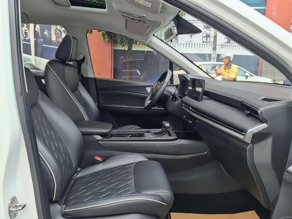 Wuling Jiachen — миниатюра 8