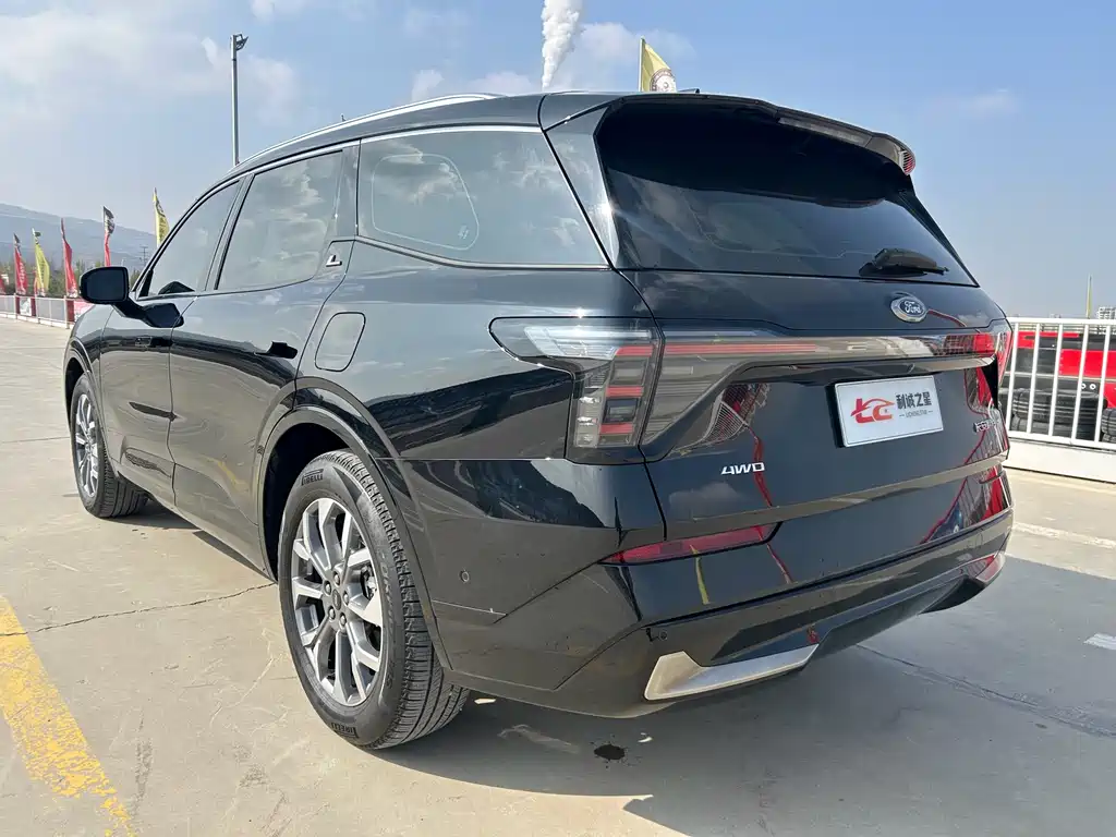 Ford Edge 2023 L 2.0T EcoBoost мест