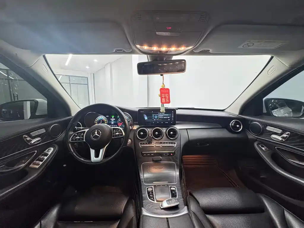 Mercedes-Benz C-Class — миниатюра 4