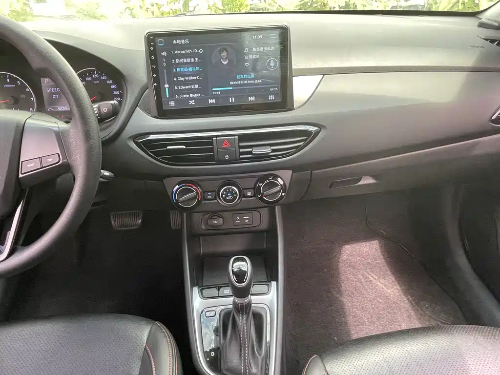 Hyundai Elantra — миниатюра 21