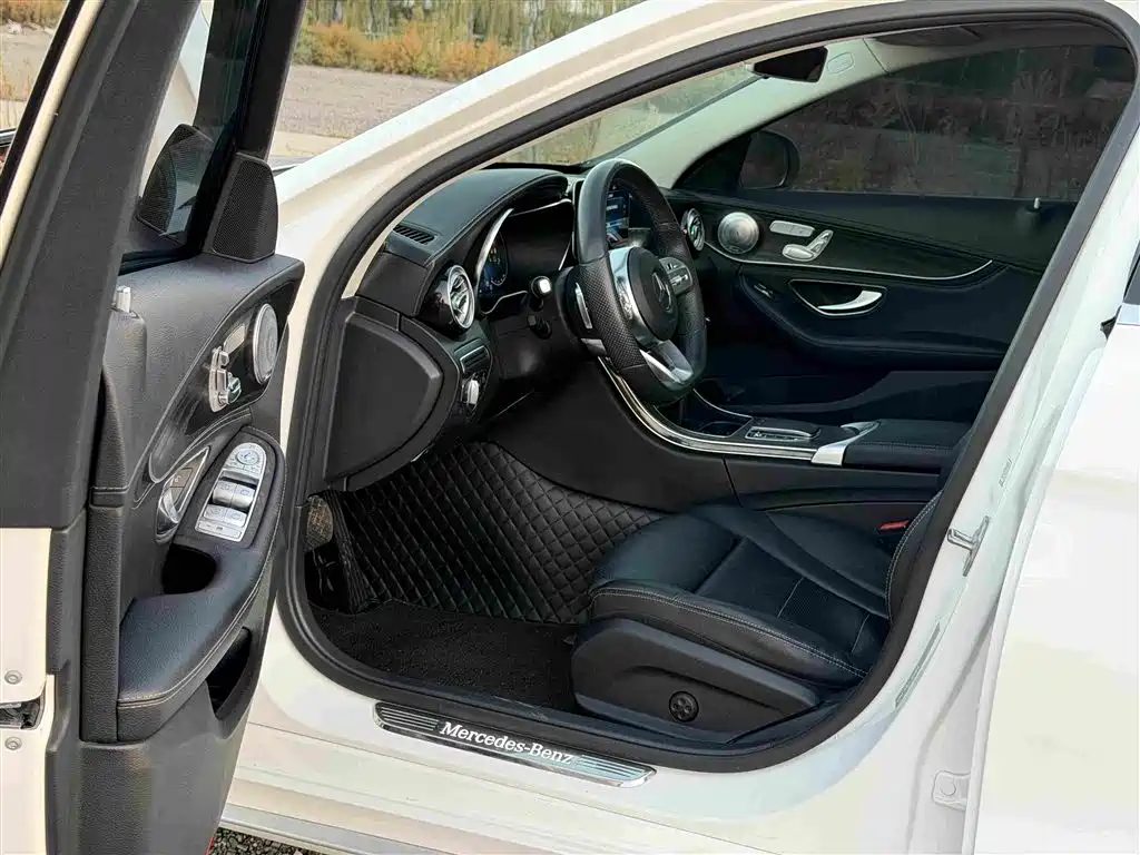 Mercedes-Benz C-Class — миниатюра 7