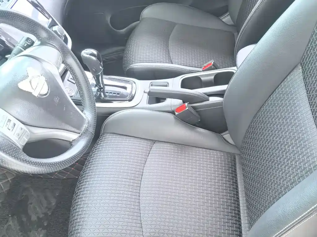 Nissan Tiida — миниатюра 7
