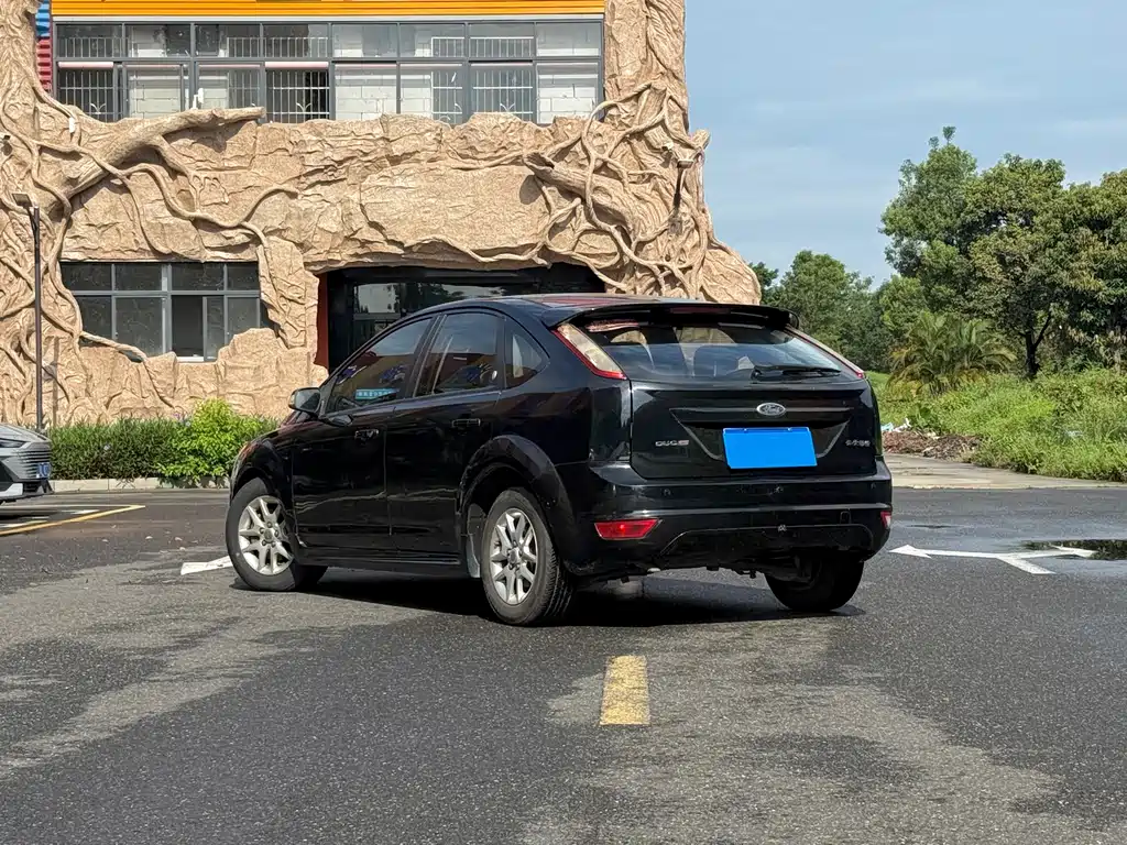 Ford Focus 2009 1.8L MT Comfort