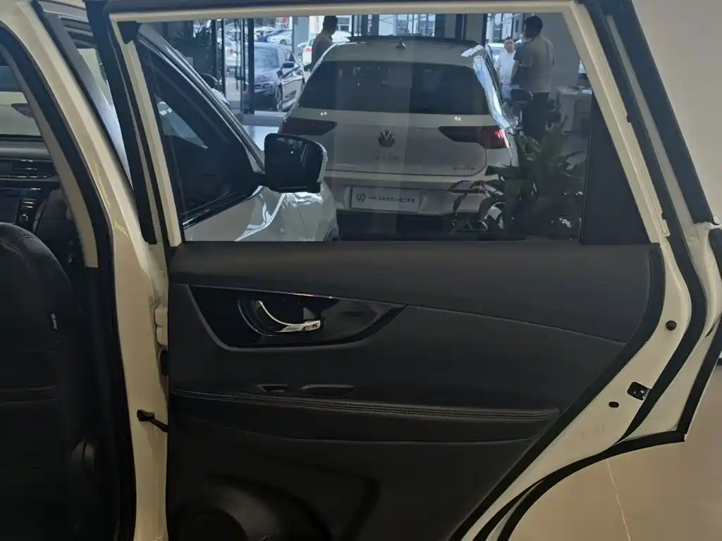 Nissan X-Trail — миниатюра 9