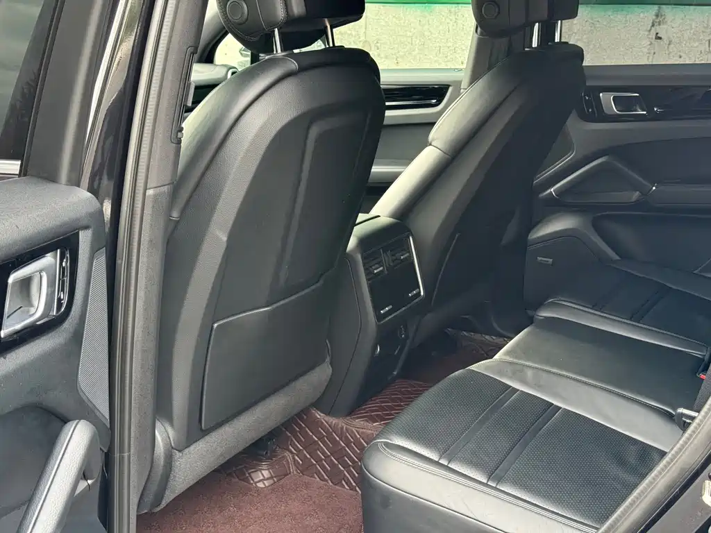 Porsche Cayenne Hybrid — миниатюра 9