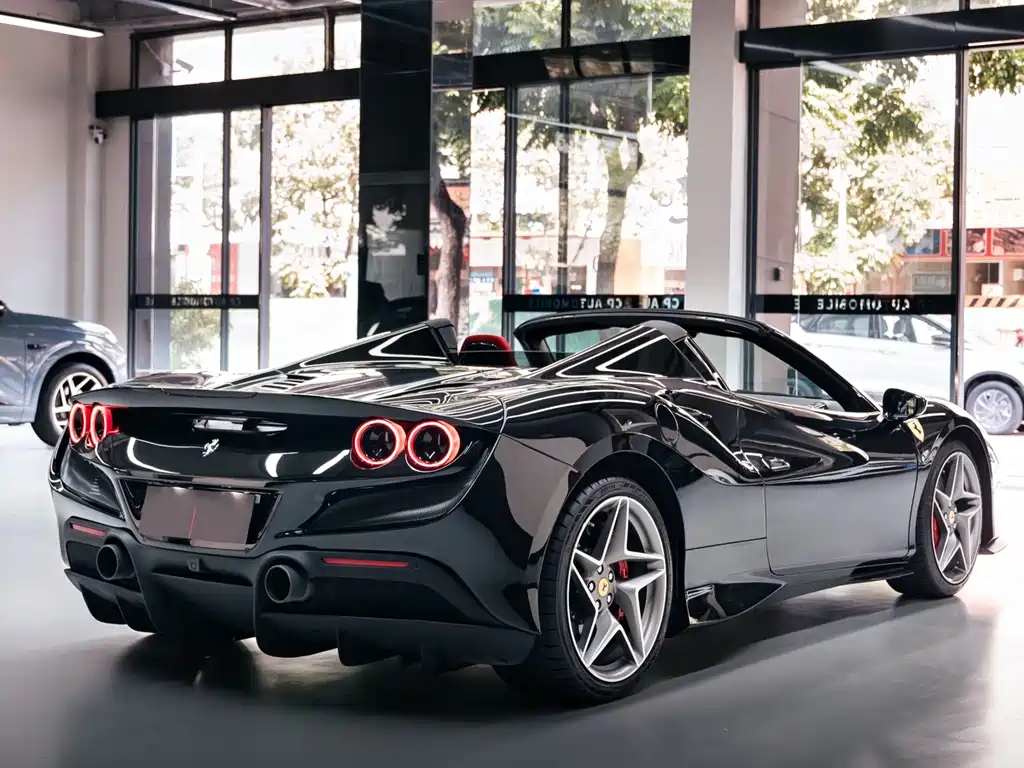 Ferrari F8 — миниатюра 3