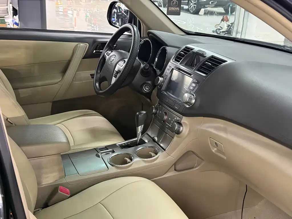 Toyota Highlander — миниатюра 15