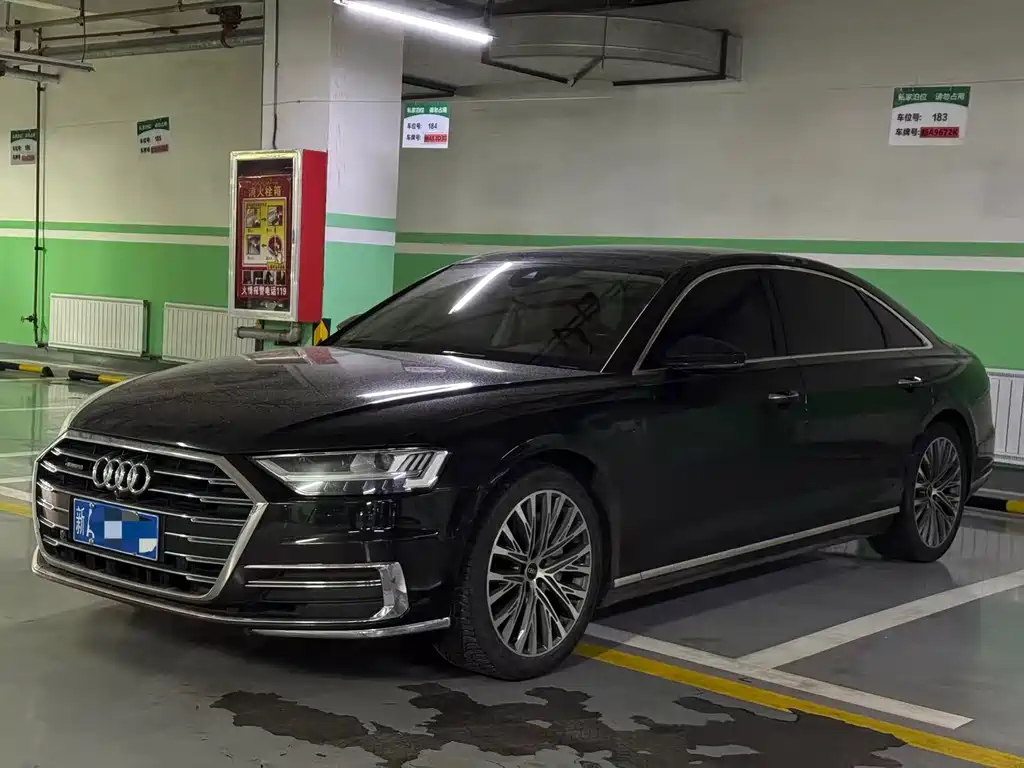 AUDI A8