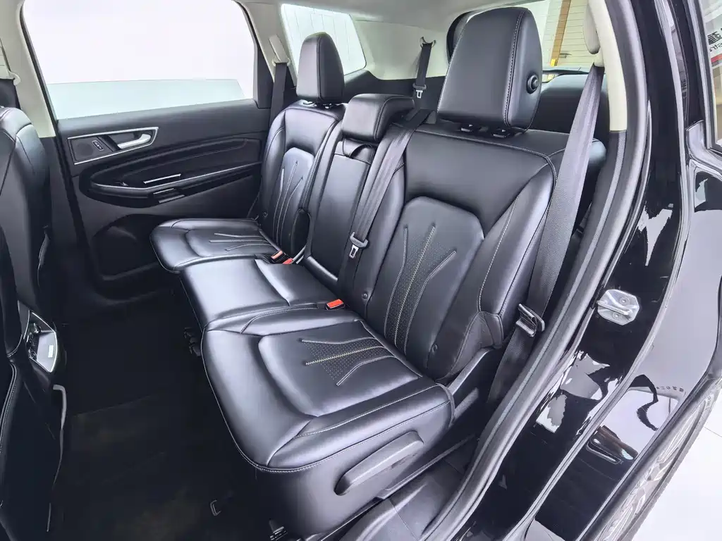 Ford Edge — миниатюра 8