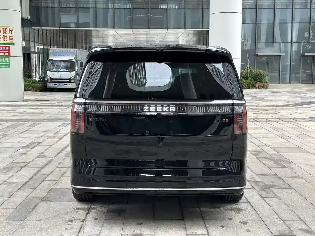 Zeekr 009 2024 мест 108kWh