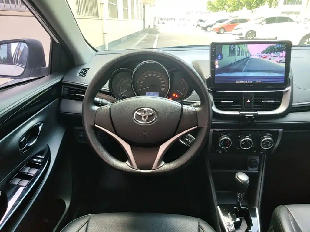 Toyota Yaris L — миниатюра 11