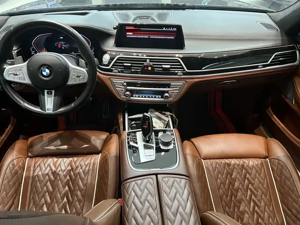 BMW 7 Series — миниатюра 6