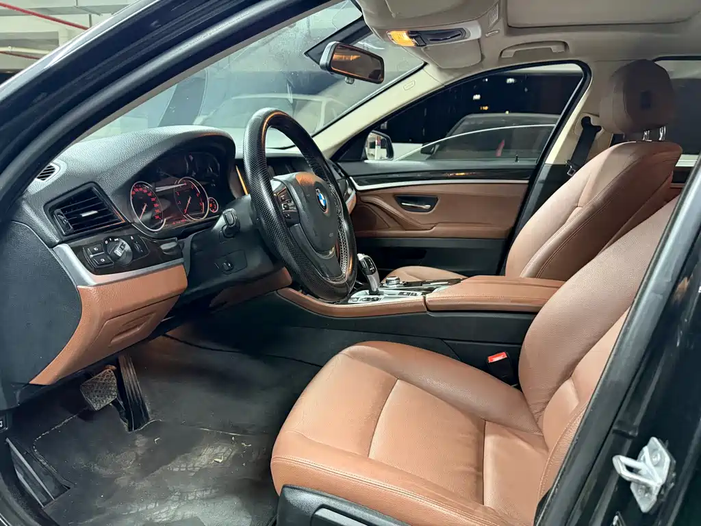 BMW 5 Series — миниатюра 4