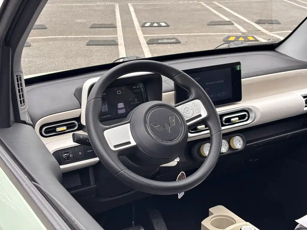 Wuling MINIEV — миниатюра 4