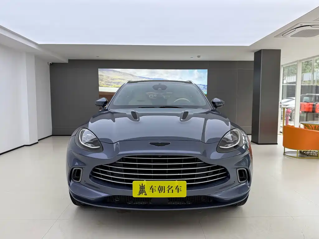 ASTON MARTIN  DBX