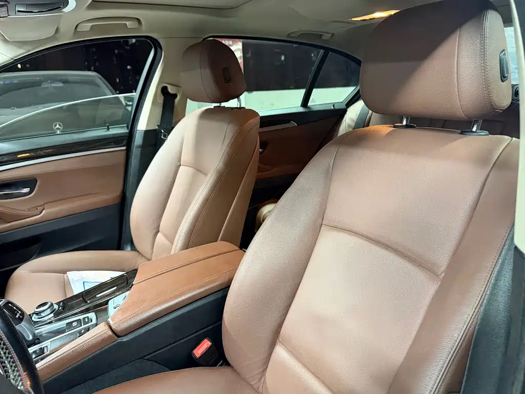 BMW 5 Series — миниатюра 15