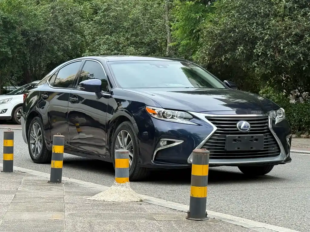 Lexus ES — миниатюра 2