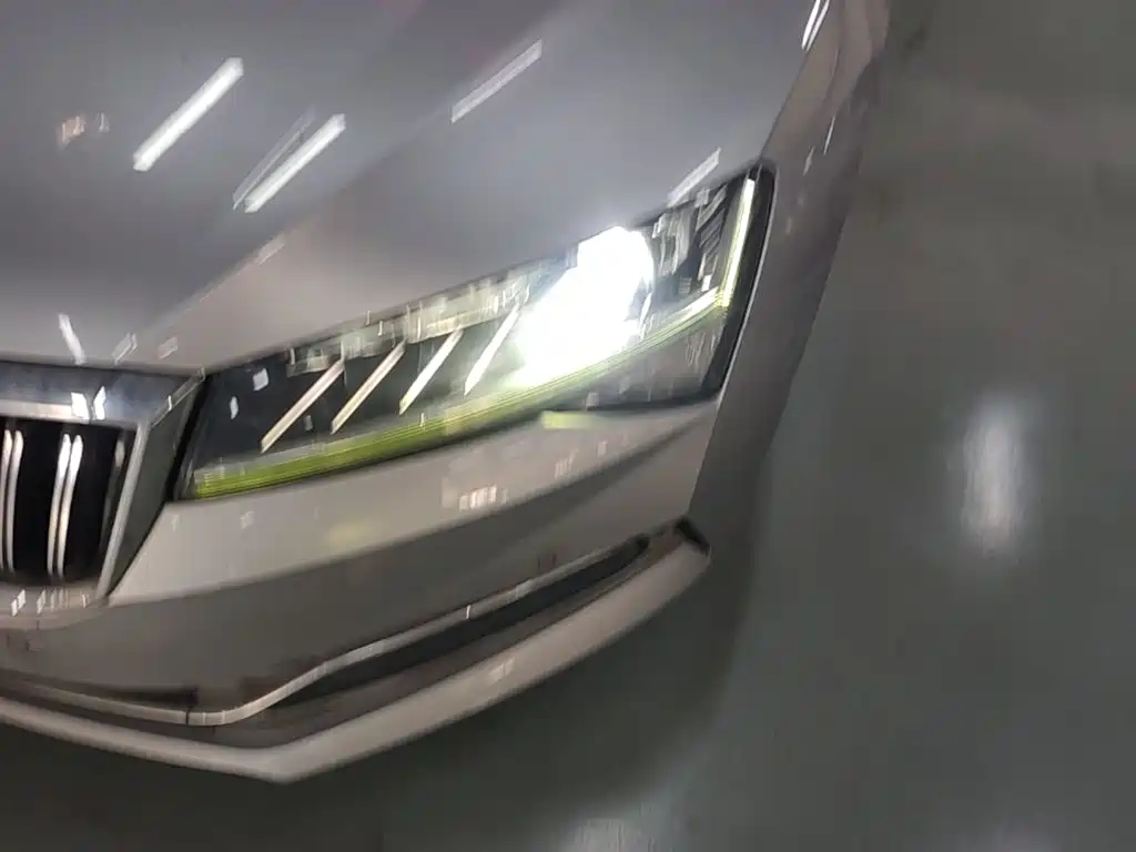 Skoda Superb — миниатюра 24