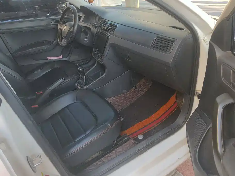 Volkswagen Santana — миниатюра 8