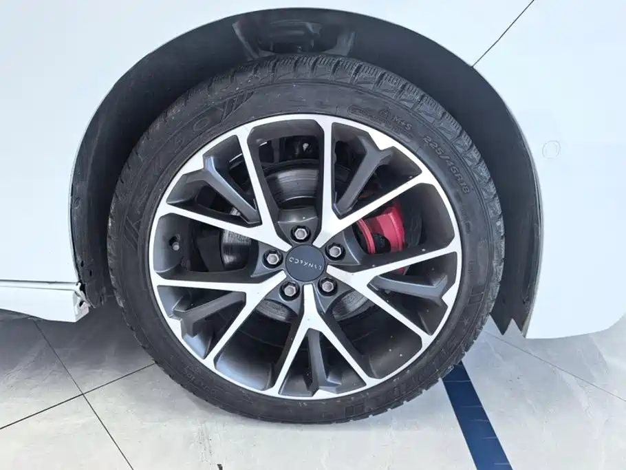Lynk & Co 03 — миниатюра 6