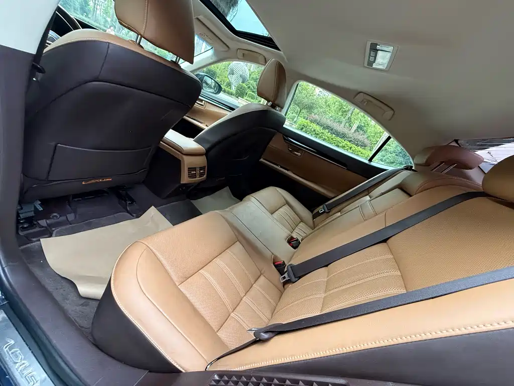 Lexus ES — миниатюра 8