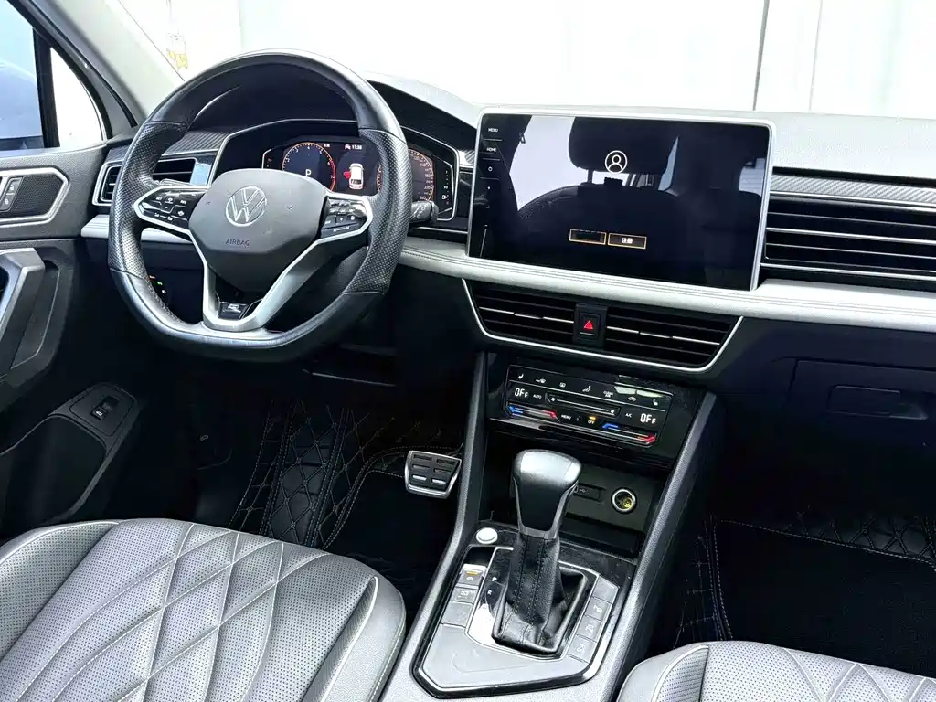 Volkswagen Tiguan L — миниатюра 6