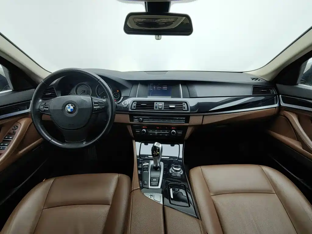 BMW 5 Series (Import) — миниатюра 5