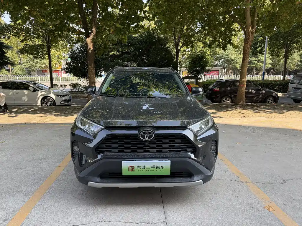 Toyota RAV4 — миниатюра 3