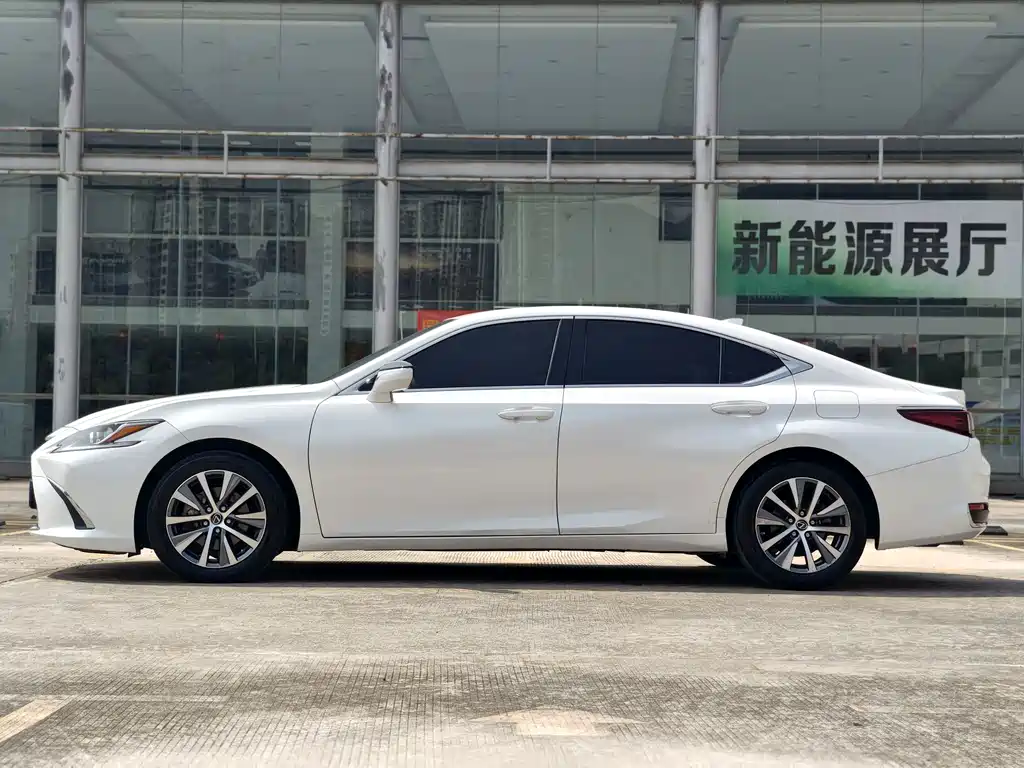 Lexus ES — фотографии объявления, Фото 7