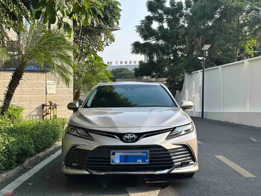 Toyota Camry — миниатюра 2