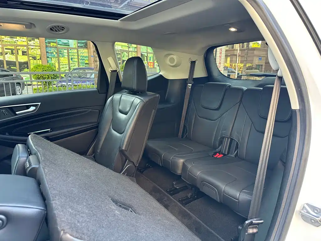 Ford Edge — миниатюра 14